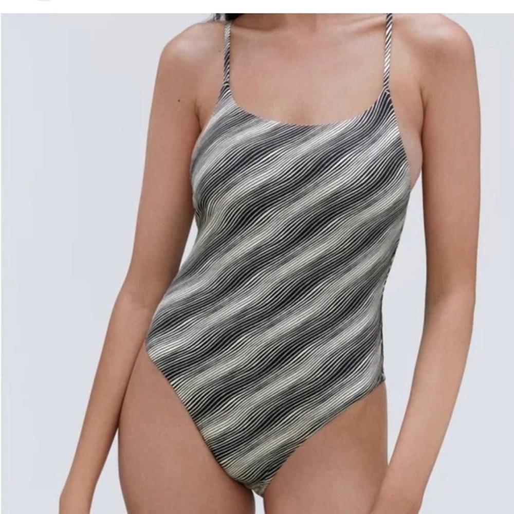 EVERLANE ONE-PIECE SWIMSUIT SIZE MEDIUM NWT